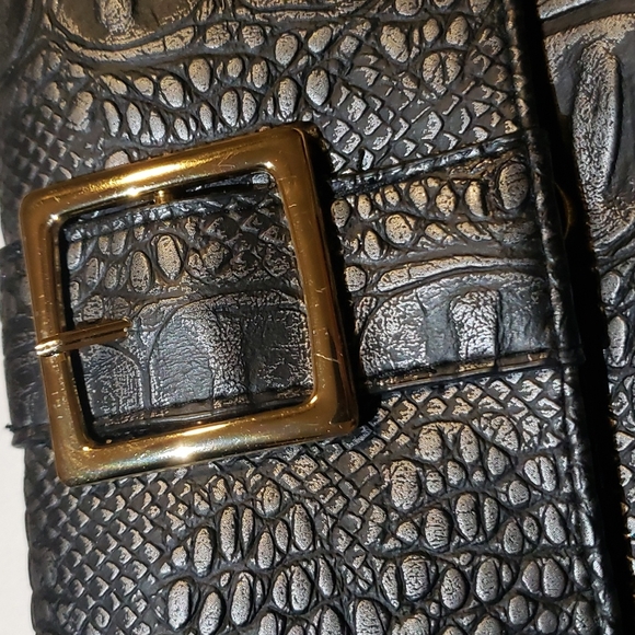 Black and Gold chain Clutch - Picture 5 of 5